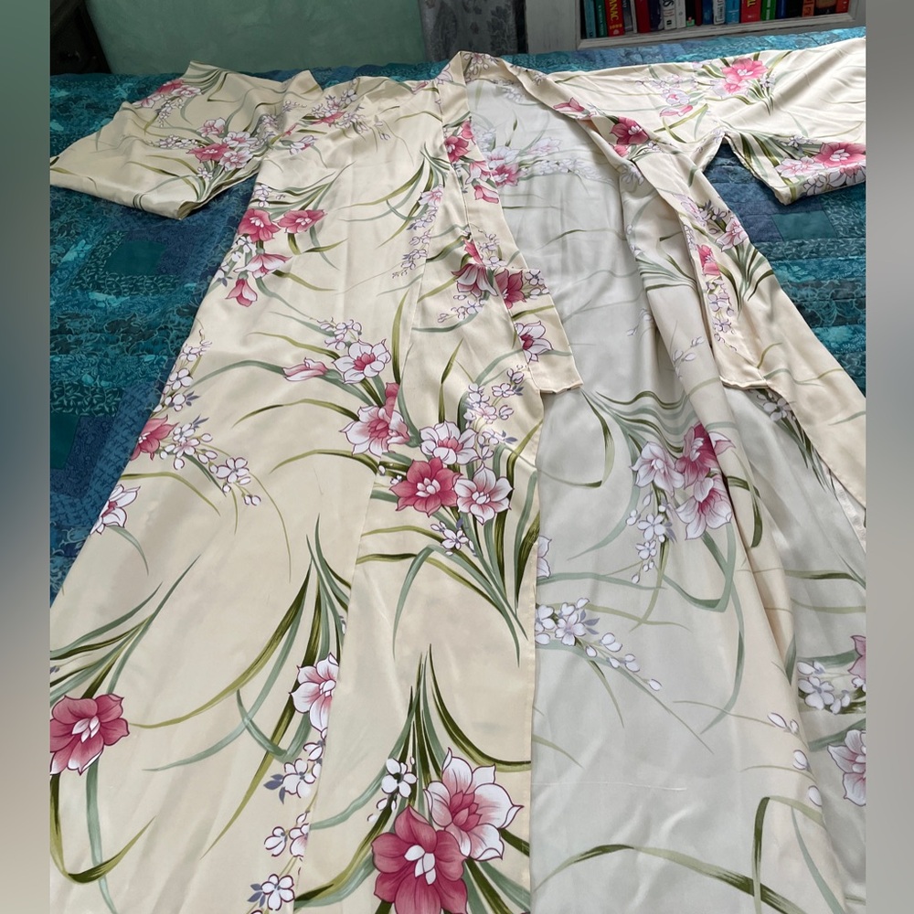 Kimono Style Robe One Size Fits Most - Picture 7 of 11